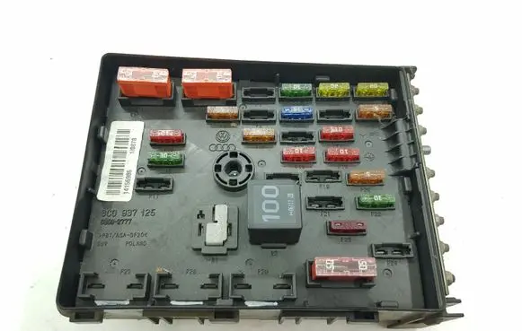 Volkswagen PASSAT B6 Fuse module 3C0937125 63592777