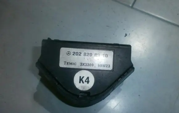 Mercedes-Benz C W202 Other control units/modules 2028208310