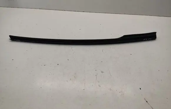 KIA Optima Rubber seal front door window/glass CW1100 CW1100W