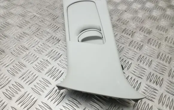 Skoda Octavia Mk2 (1Z) (B) pillar trim (top)