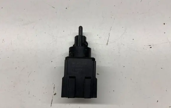 Audi A4 S4 B7 8E 8H Brake pedal sensor switch 3B0945511C 19322010 13803