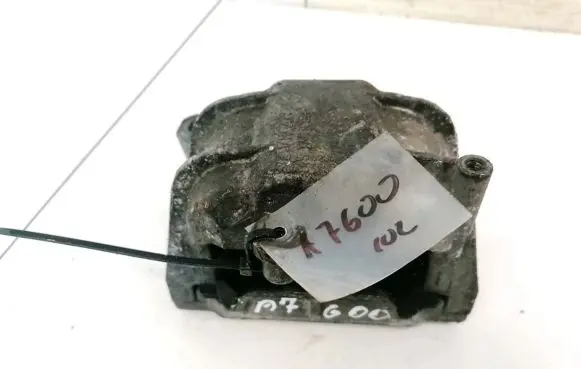 Engine mount bracket