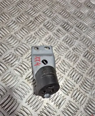 Volvo XC60 Muffler mount bracket/holder 31452075 31452353