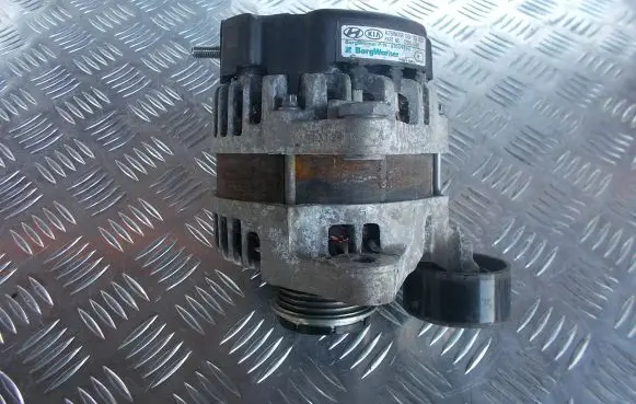 Hyundai i30 Generator/alternator 37300-07400 61009890