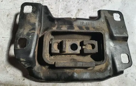 Ford Focus C-MAX Engine mount bracket 4N517M121 322A40J