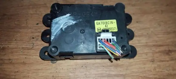Mazda 323 Air flap motor/actuator ga701bcin4j 2005037