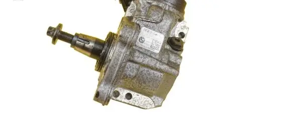 BMW 3 E90 E91 Fuel injection high pressure pump 0445010517 N47D20C