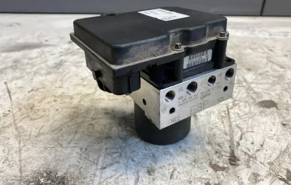 Audi A5 8T 8F ABS Pump 8K0907379AB