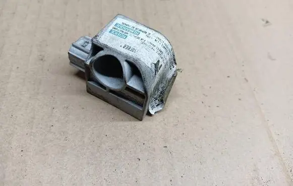 Suzuki Swift I Airbag deployment crash/impact sensor 3893062J10000 5WK43512 03080110