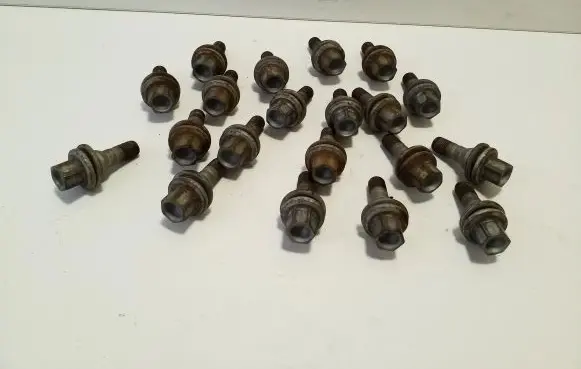 Opel Grandland X Nuts/bolts 