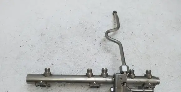BMW 3 E92 E93 Fuel main line pipe 1353756247403