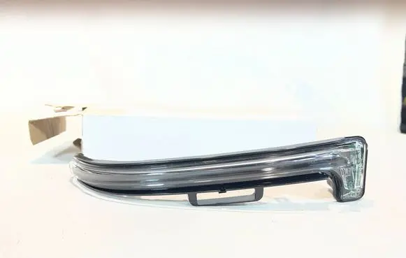 Peugeot 3008 II Mirror indicator light 1618048680