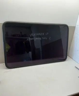Volkswagen II LT Front door window glass four-door 43R000042