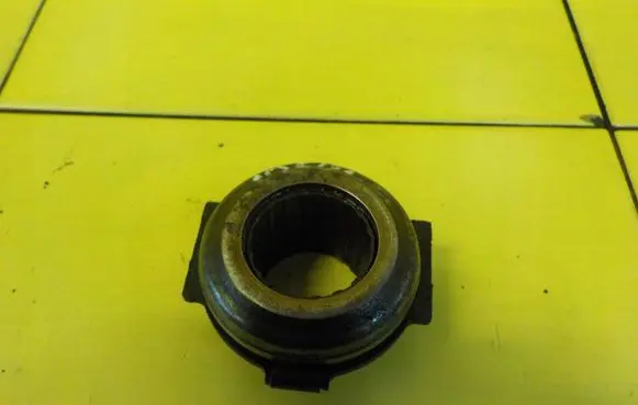 Dacia Sandero II clutch release bearing 10SP46
