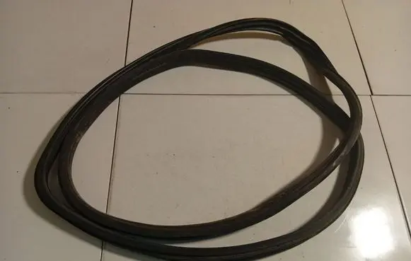 Opel Zafira A Rubber seal front coupe door 
