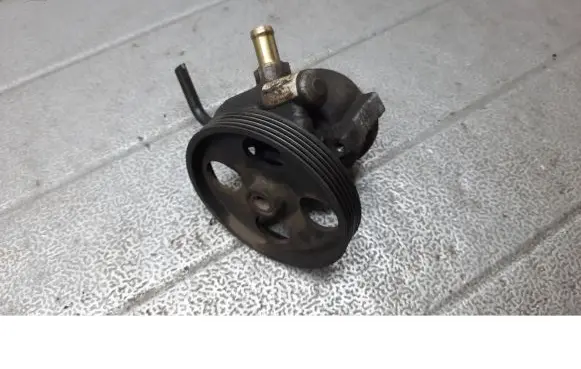 Peugeot Partner Power steering pump