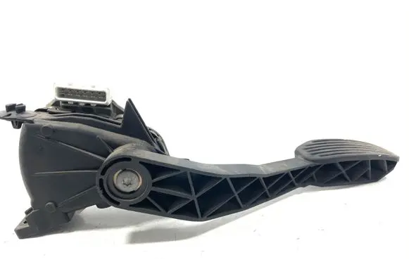 Volvo V70 Accelerator throttle pedal 30683517 6PV00853714