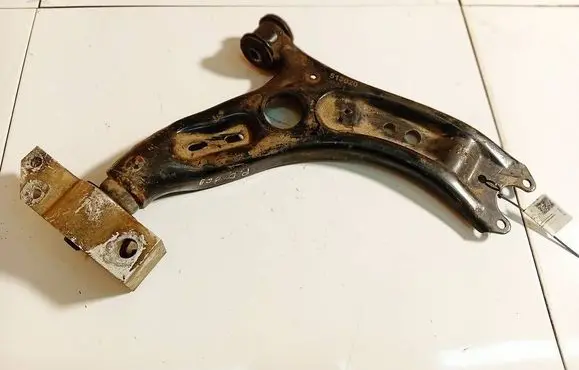 Volkswagen PASSAT B7 Front lower control arm/wishbone 
