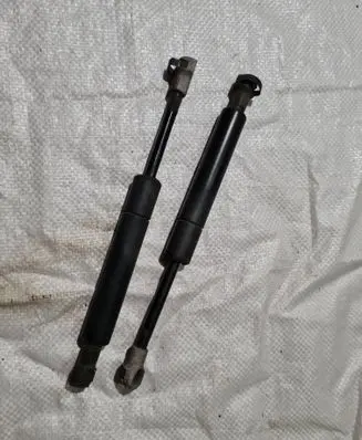 BMW Z3 E36 Tailgate strut 8410755