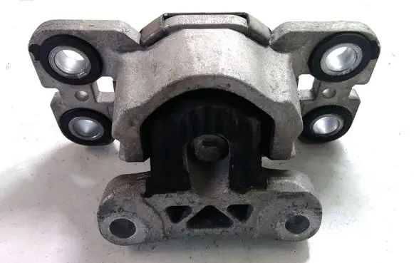 Land Rover Evoque I Engine mount bracket EJ327M121AD