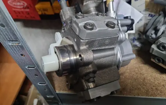 Ford Ranger Fuel injection high pressure pump 2464824 FB3Q9B395AE F93Z9A543J