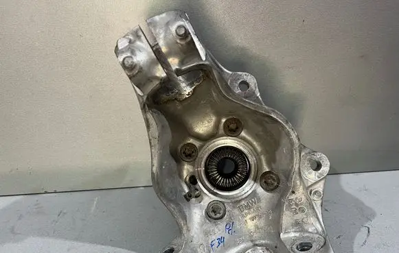 BMW 3 GT F34 Front wheel hub spindle knuckle 6798262 E34AWD 3121189159
