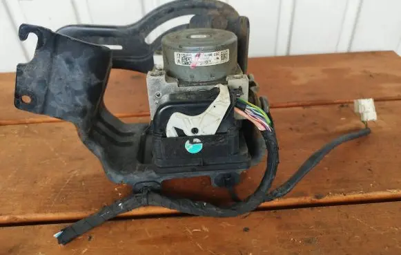 Peugeot 208 ABS Pump 9806891780