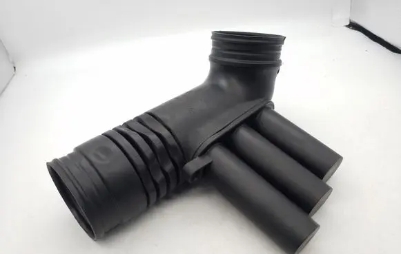 Volkswagen Jetta VI Air intake hose/pipe 04E129651C