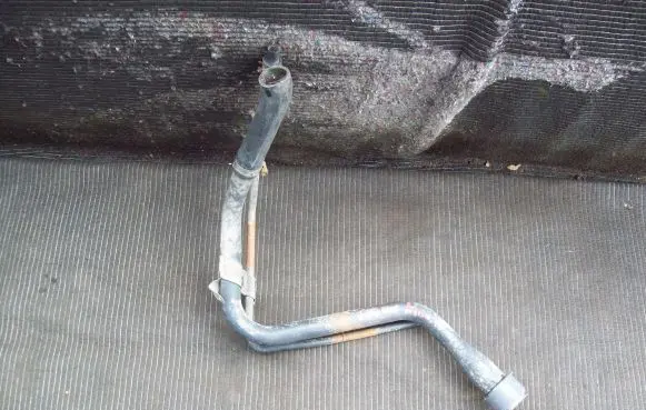 Suzuki SX4 Fuel tank filler neck pipe 