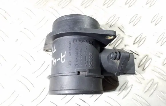Audi A4 S4 B6 8E 8H Mass air flow meter 0280218063 06A906461L