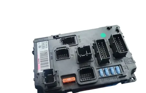 Peugeot 407 Fuse module S120017001H BSCA0400 9656148180