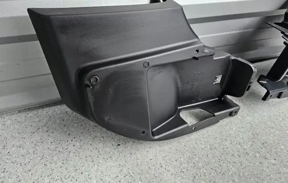 Jeep Wrangler Front bumper corner part panel trim 