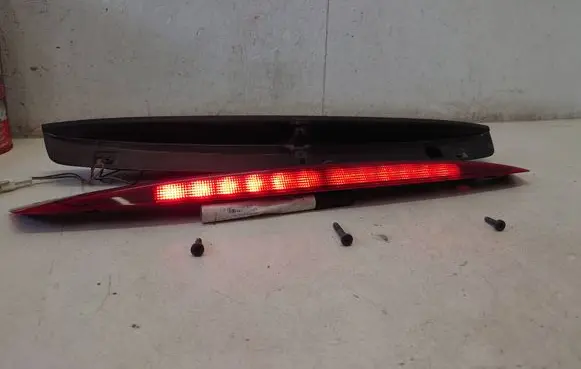Mercedes-Benz Vito Viano W639 Third/center stoplight A6398200056 6398200056