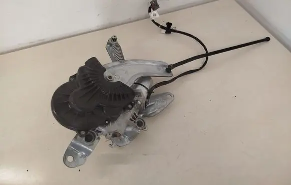 Subaru Outback (BS) Tailgate/trunk/boot lift motor 3036326