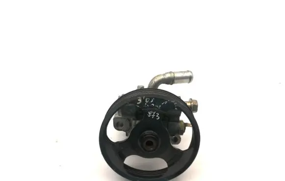 Mazda 3 I Power steering pump E2221186