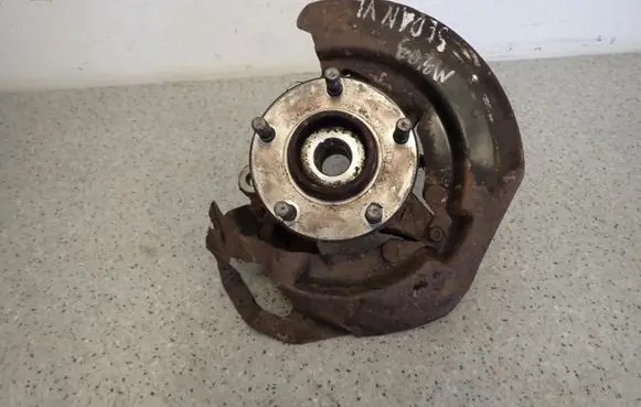 Mazda 3 I Front wheel hub spindle knuckle