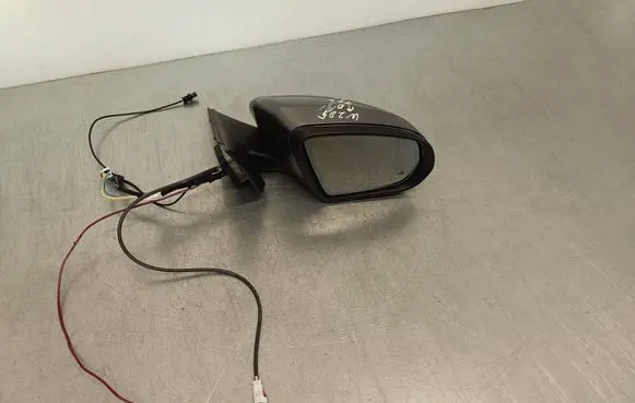 Mercedes-Benz C W205 Front door electric wing mirror A2058100601