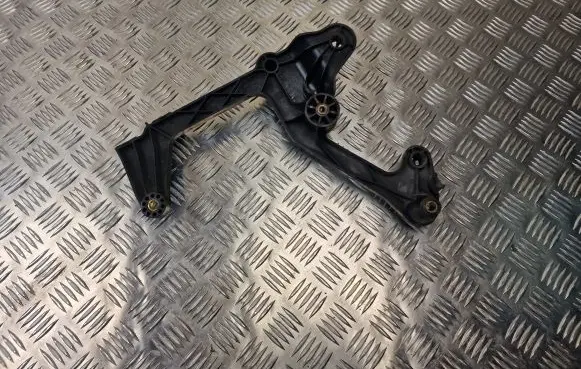 Volkswagen PASSAT B8 Air filter cleaner box bracket assembly 3Q0129671A