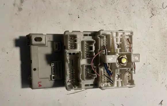Toyota RAV 4 (XA20) Fuse module
