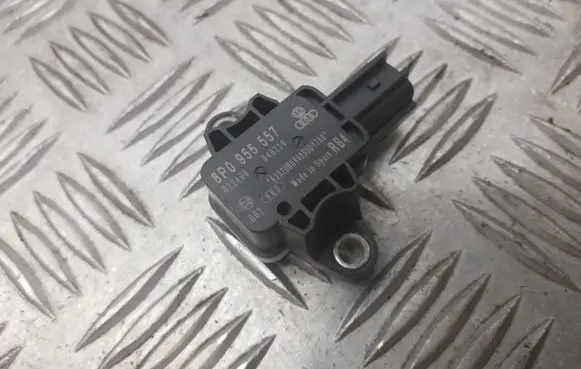 Audi A3 S3 A3 Sportback 8P Airbag deployment crash/impact sensor 8P0955557