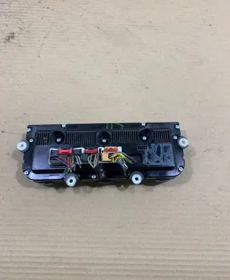 Volkswagen PASSAT B6 Climate control unit