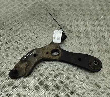 Toyota Avensis T270 Front lower control arm/wishbone 4806905090