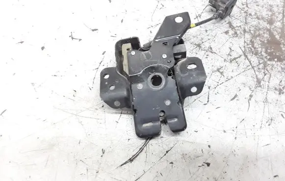 Jaguar S-Type Tailgate/trunk/boot lock/catch/latch