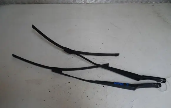 Opel Astra J Front wiper blade arm