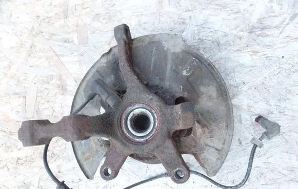 Front wheel hub spindle knuckle