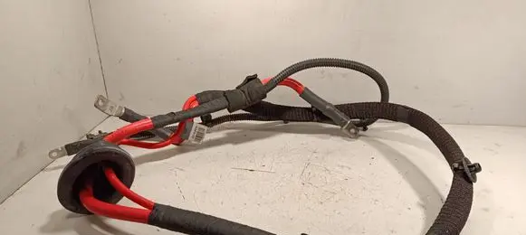 Volkswagen Touareg III Positive cable (battery) 4M0971225CC