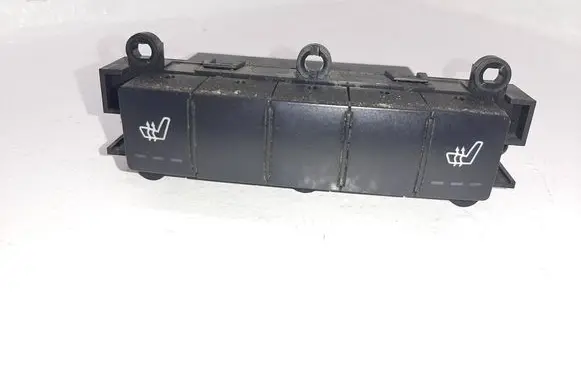 Mercedes-Benz B W245 Seat heating switch 1698206510 33450602