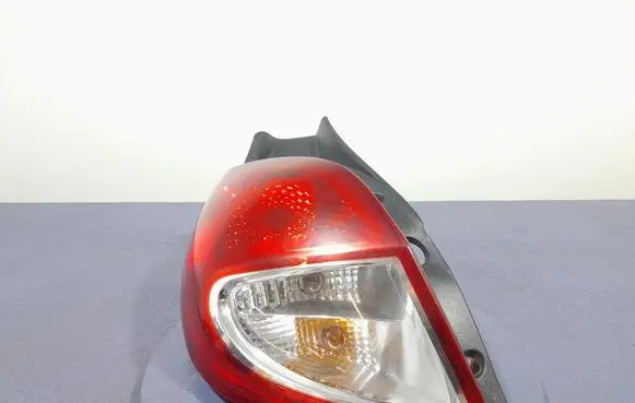 Renault Clio III Rear/tail lights 8200886944