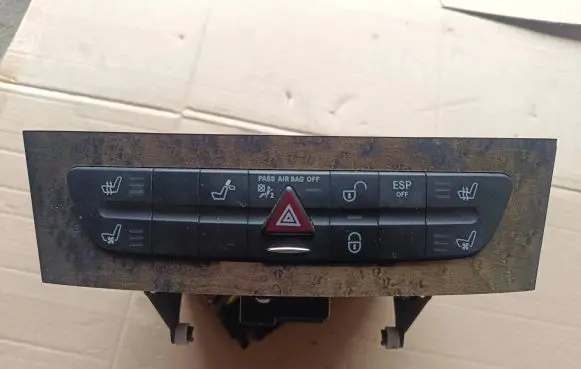 Mercedes-Benz E W211 CD/DVD changer A2116800552