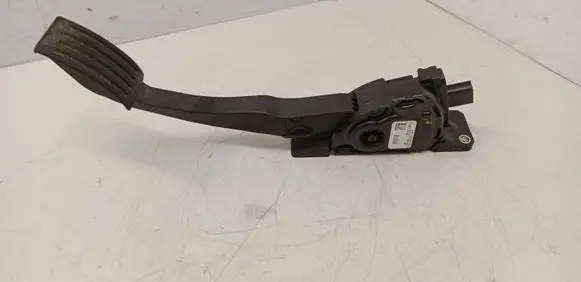 Ford C-MAX II Accelerator throttle pedal AV619F836BB